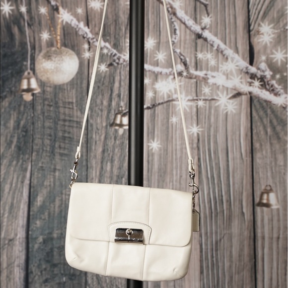 COACH SMALL PURSE - Picture 2 of 4